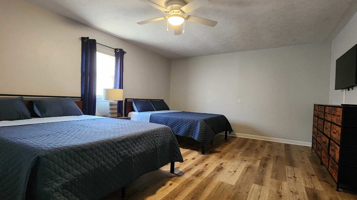 Westview Apartment | Lovely Cozy Retreat for Adventure Getaway Seekers