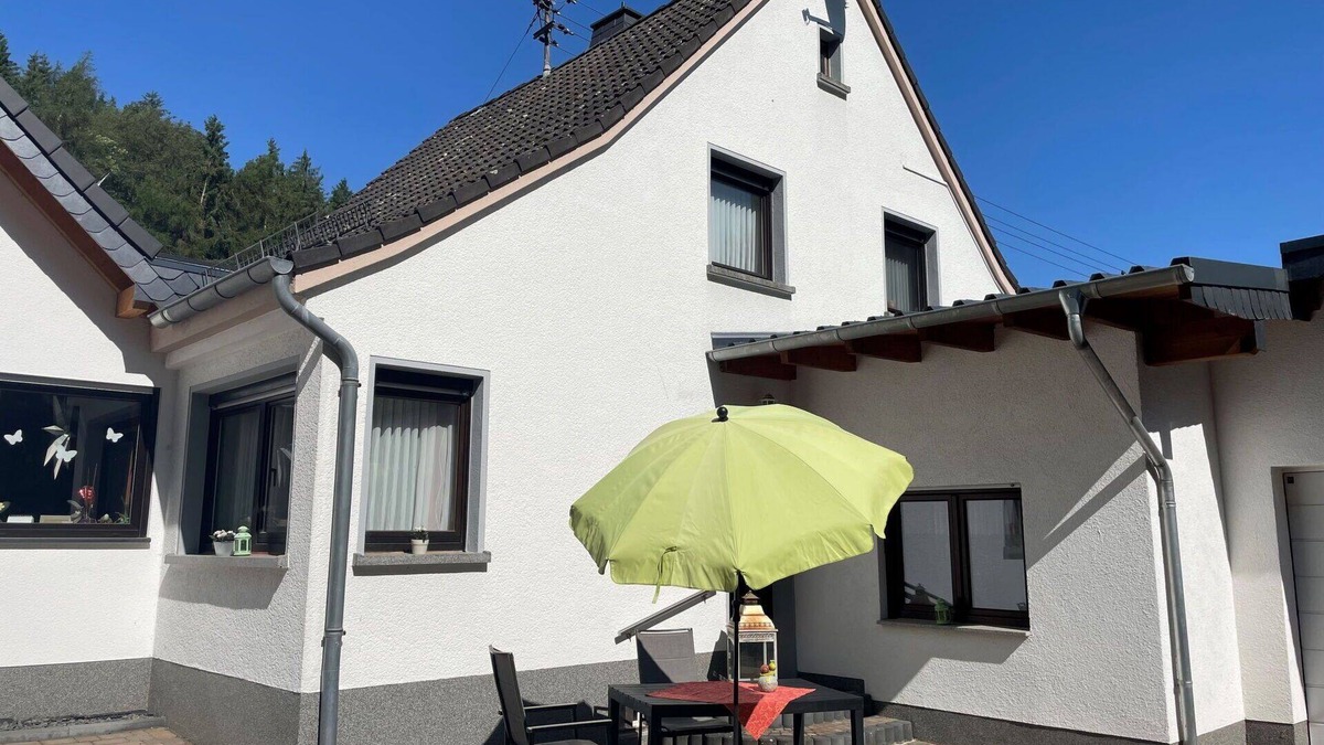 Adenau Apartment | Lovely apartment for 2 people with WIFI, TV and parking