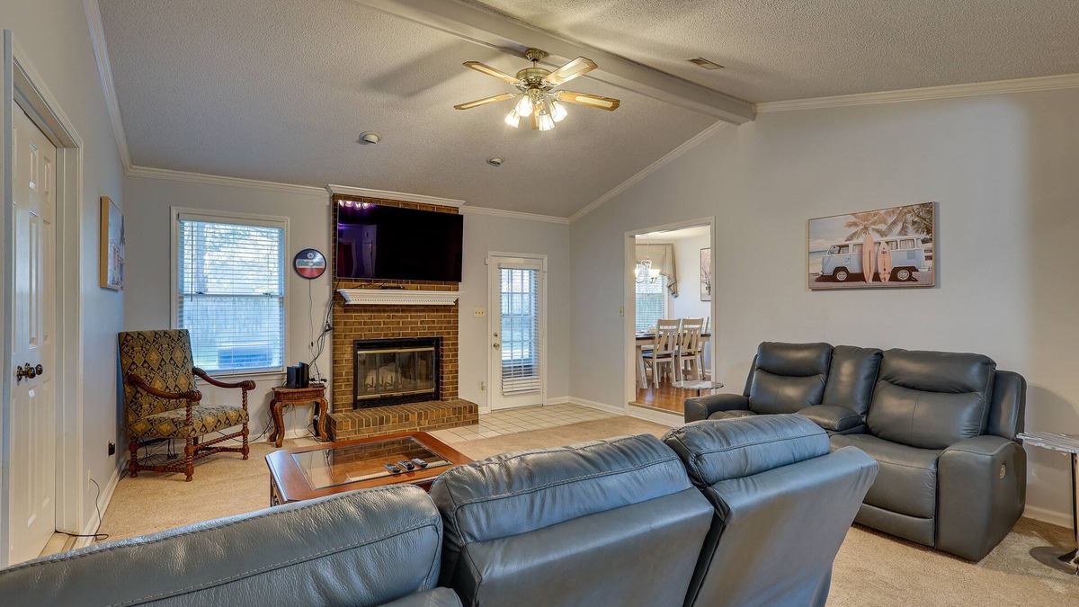 Decatur House | Lovely Decatur Home w/Yard ~ 6 Mi to Town!
