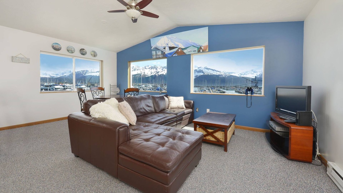 Seward Apartment | Lovely Dockside Apartment! Located right in the Harbor!