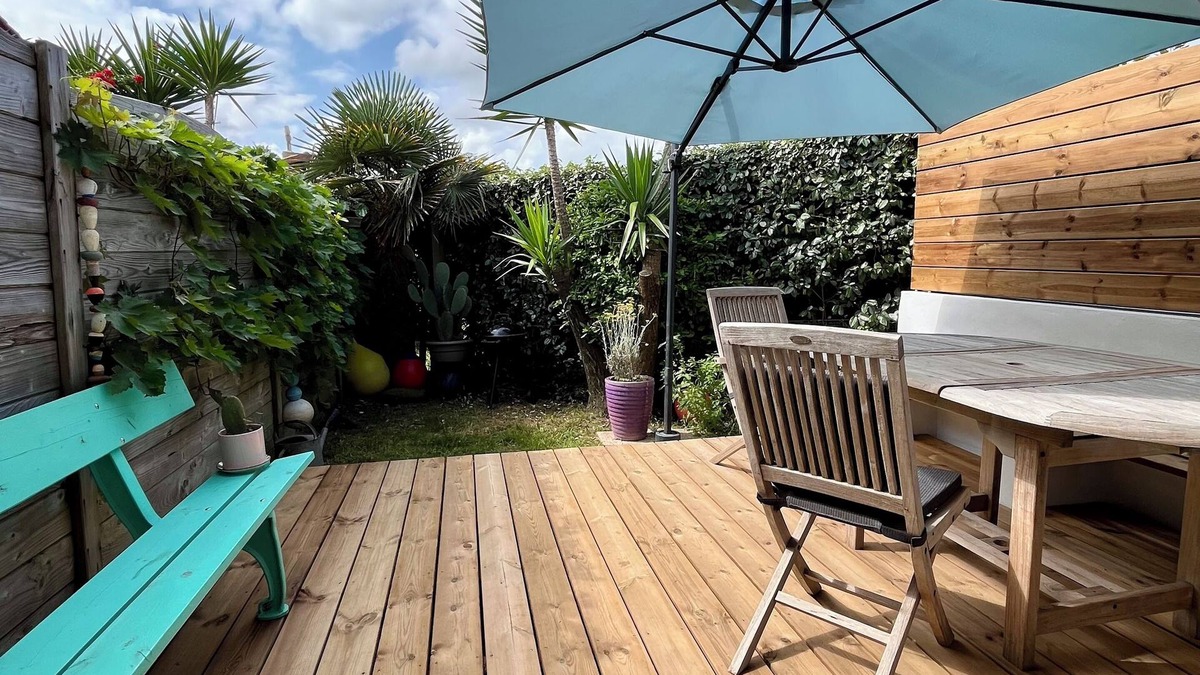 Bidart Apartment | Lovely duplex just a stone's throw from the beach. Beach, village, market all within walking distance.
