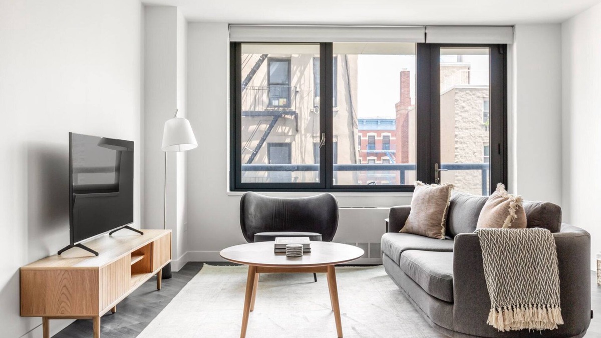 East Village Apartment | Lovely East Village 1BR w/DM, W/D Elevator & Gym, by Blueground