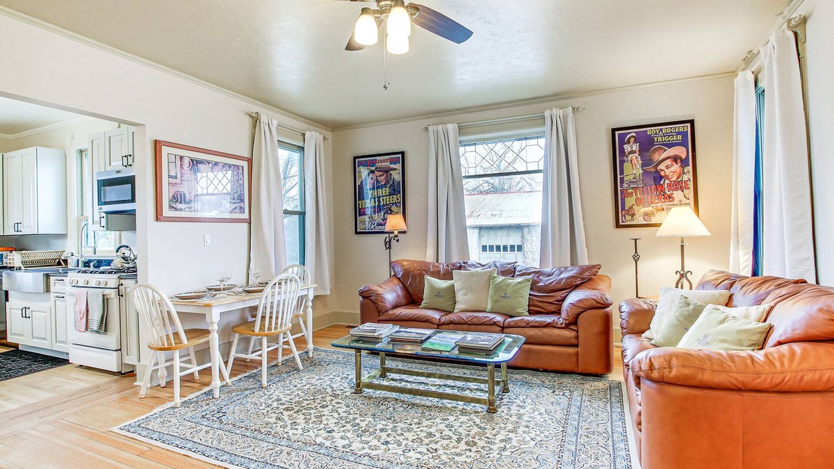 Elkhart Lake Apartment | Lovely Elkhart Lake Apartment - Walk to Town!