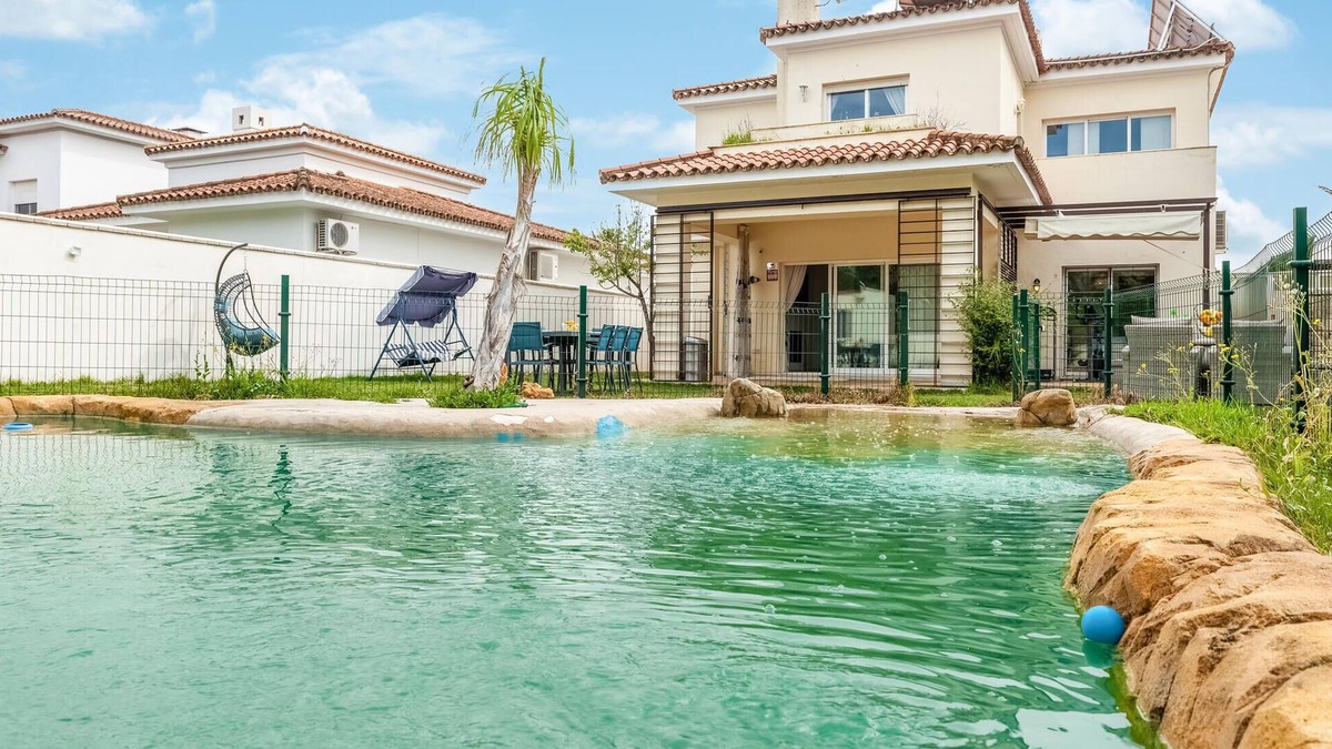 Bollullos de la Mitacion House | Lovely home in Bollullos de la Mitacion