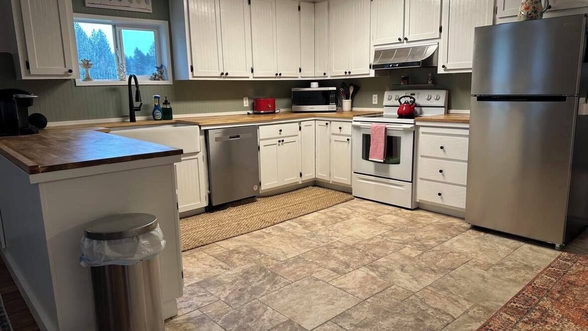 Arlington Other | Lovely farmhouse and cottage with WiFi in Arlington
