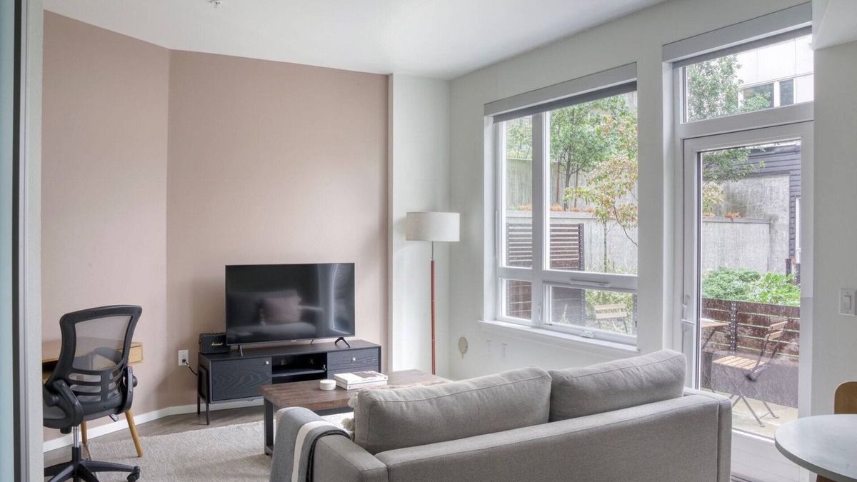 Yesler Terrace Apartment | Lovely First Hill 1br w/Gym & BBQ, nr park, by Blueground