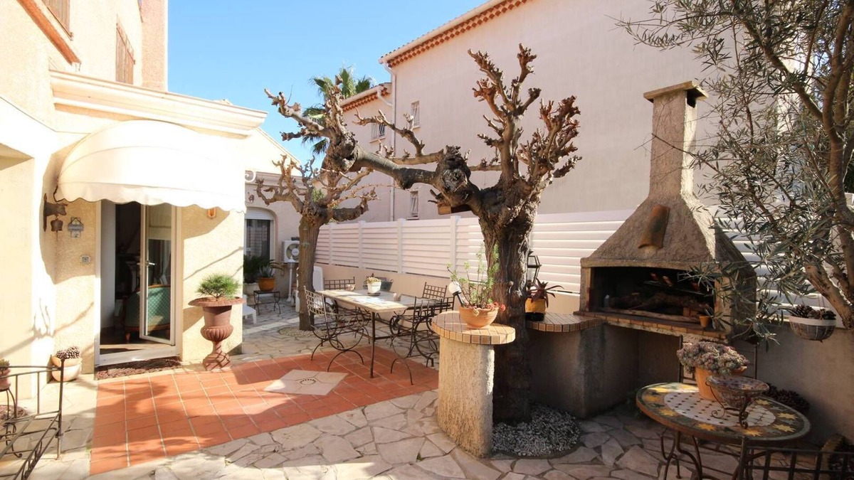 Portiragnes-Plage Apartment | Lovely flat with 90sqm with airco, WIFI, only at 80m from the beach of Portiragnes plage