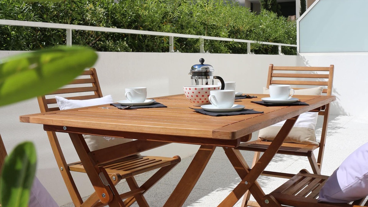Antibes City Centre Apartment | Lovely flat with terrace , parking, wifi, AC - 4 people in the heart of old town