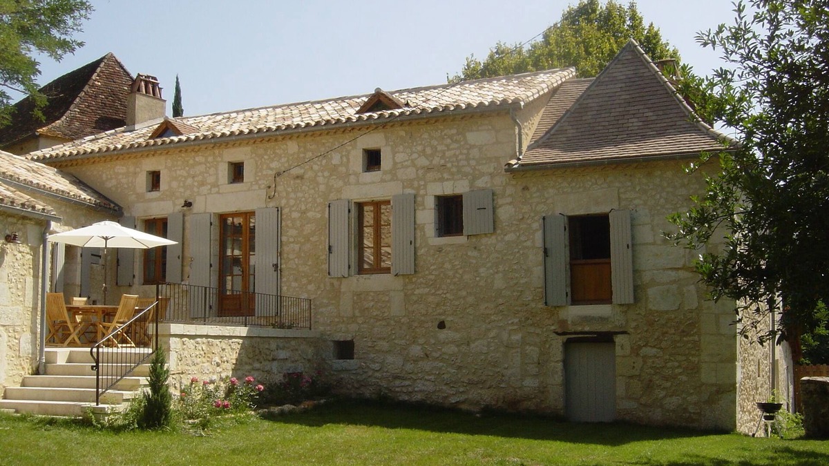 Saint-Martin-des-Combes House | Lovely house in a green setting in Perigord Purple - ideal for children