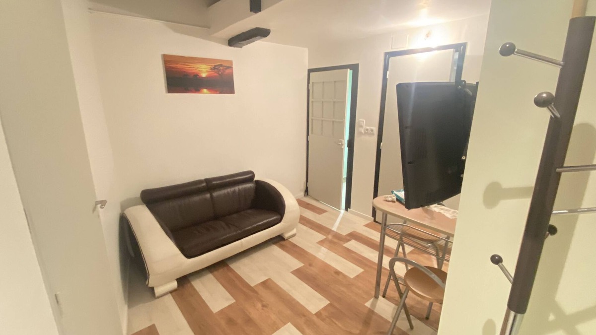 Angerville Apartment | Lovely furnished Studio 15 minutes from Etampes and close to all amenities!