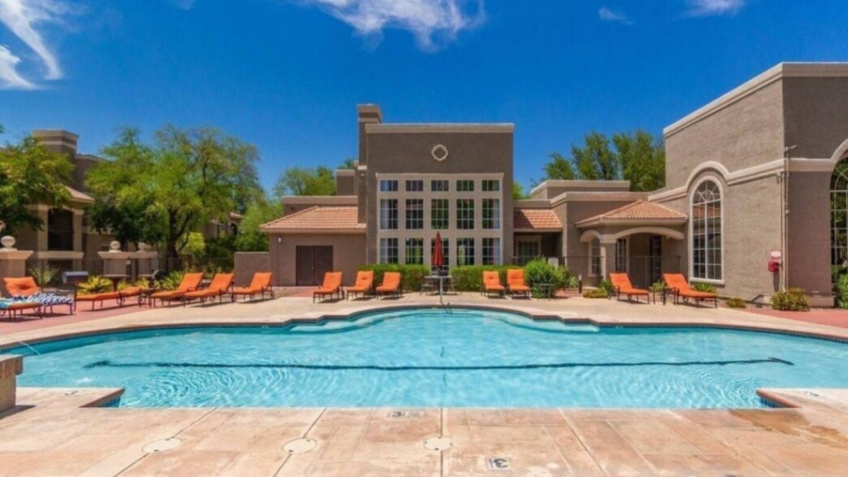 Oro Valley Condo | Lovely ground floor 2 bedroom condo with office
