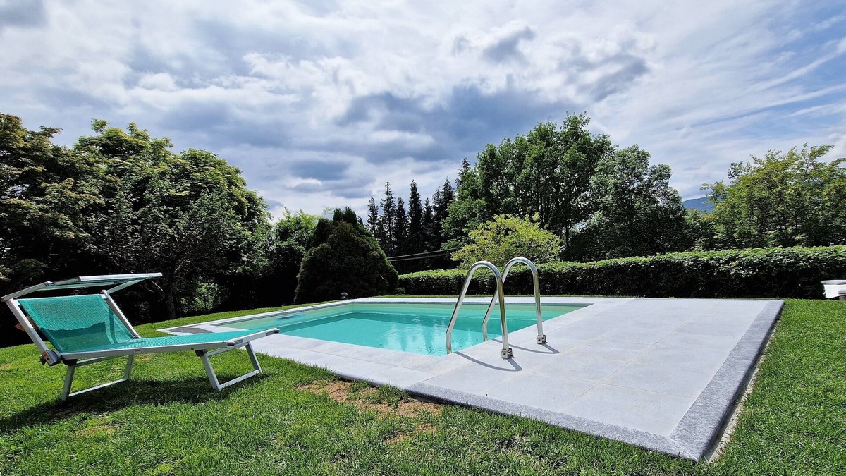 Ameno House | Lovely holiday home at Lake Orta with private garden and pool