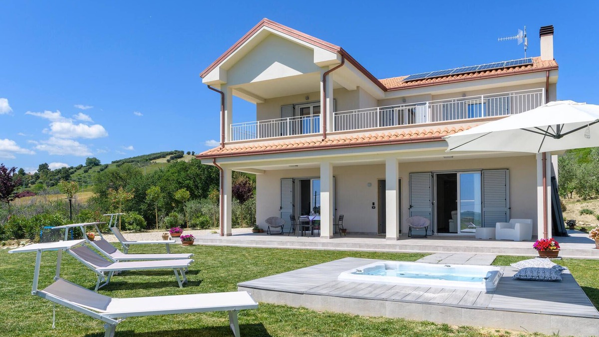 Appignano del Tronto House | Lovely home in Appignano del Tronto