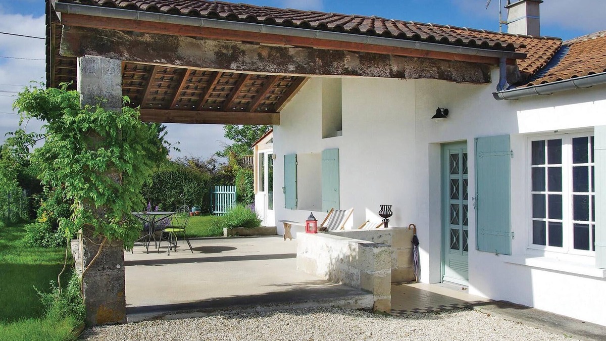 Saint-Fort-sur-Gironde House | Lovely home in St Fort sur Gironde