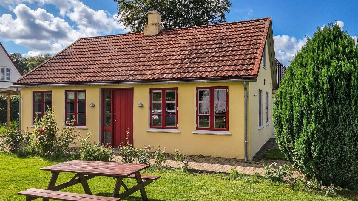 Aabenraa House | Lovely home in Aabenraa with kitchen