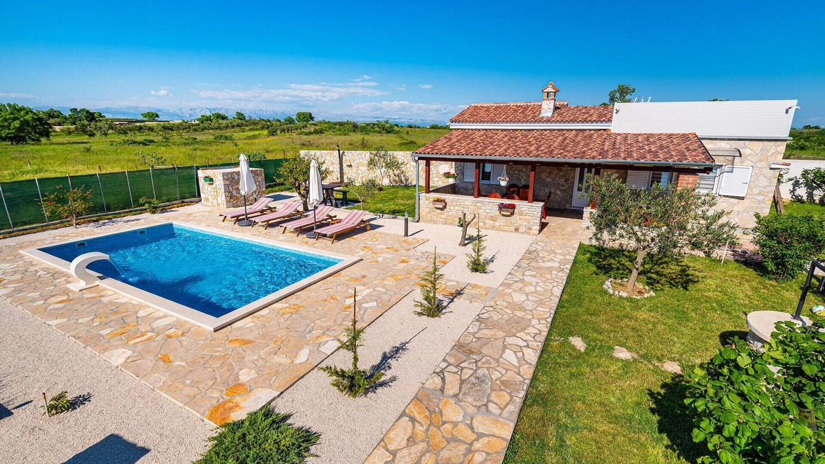 Zemunik Donji House | Lovely home in Donji Zemunik