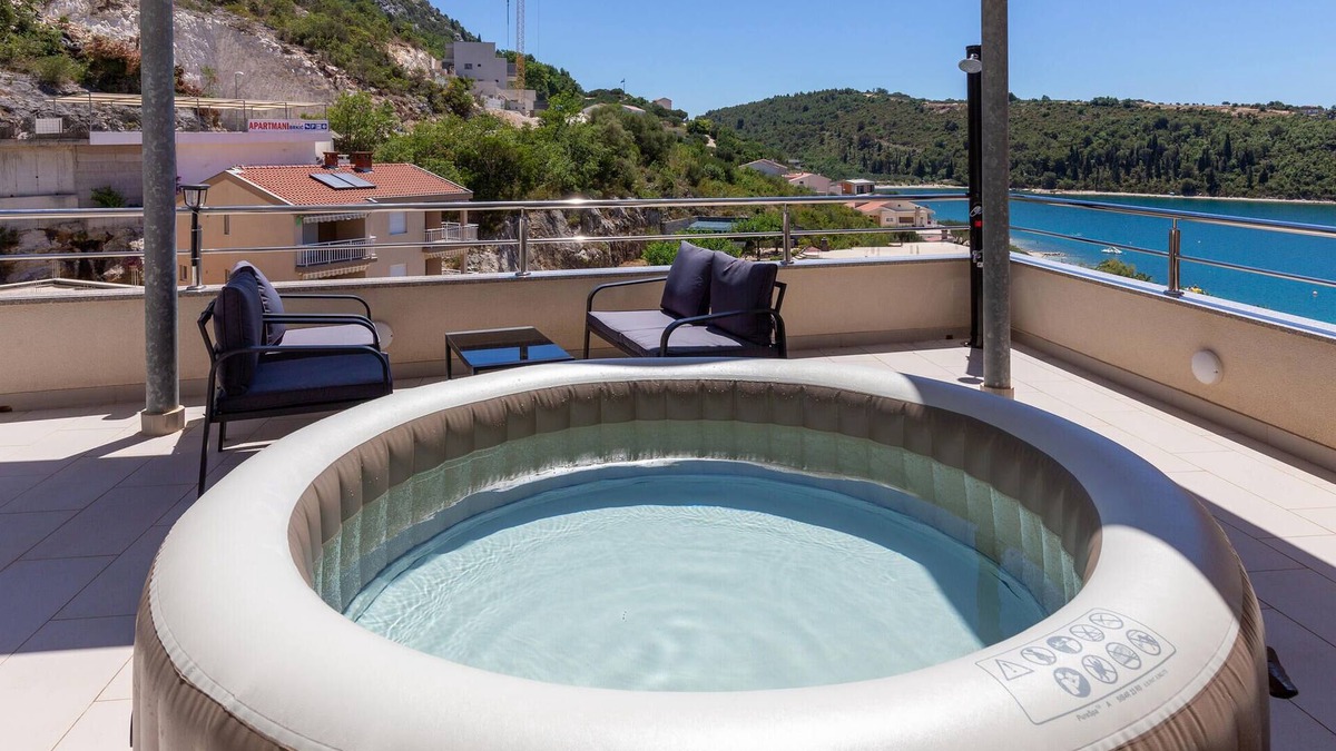 Duba House | Lovely home in Duba with WiFi