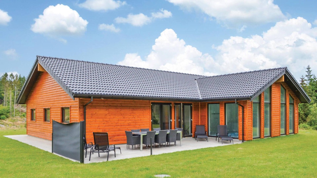 Femmøller House | Lovely home in Ebeltoft with sauna