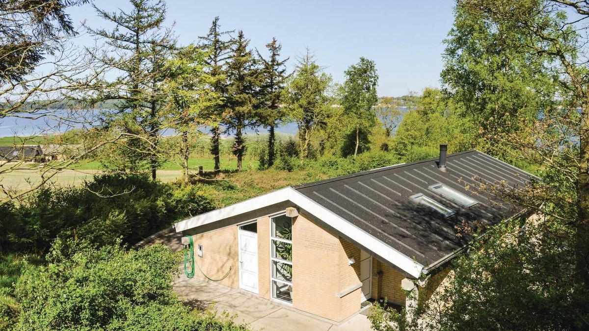 Farso House | Lovely home in Farsø with kitchen
