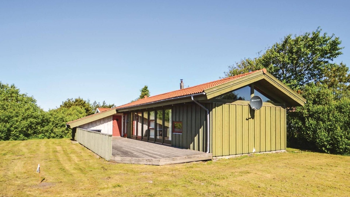 Slette Strand House | Lovely home in Fjerritslev with sauna