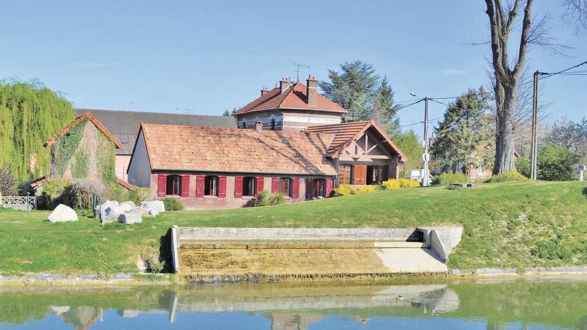 Frise House | Lovely home in Frise with WiFi