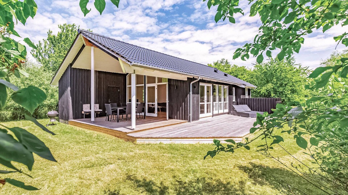 Reersø House | Lovely home in Gørlev with kitchen