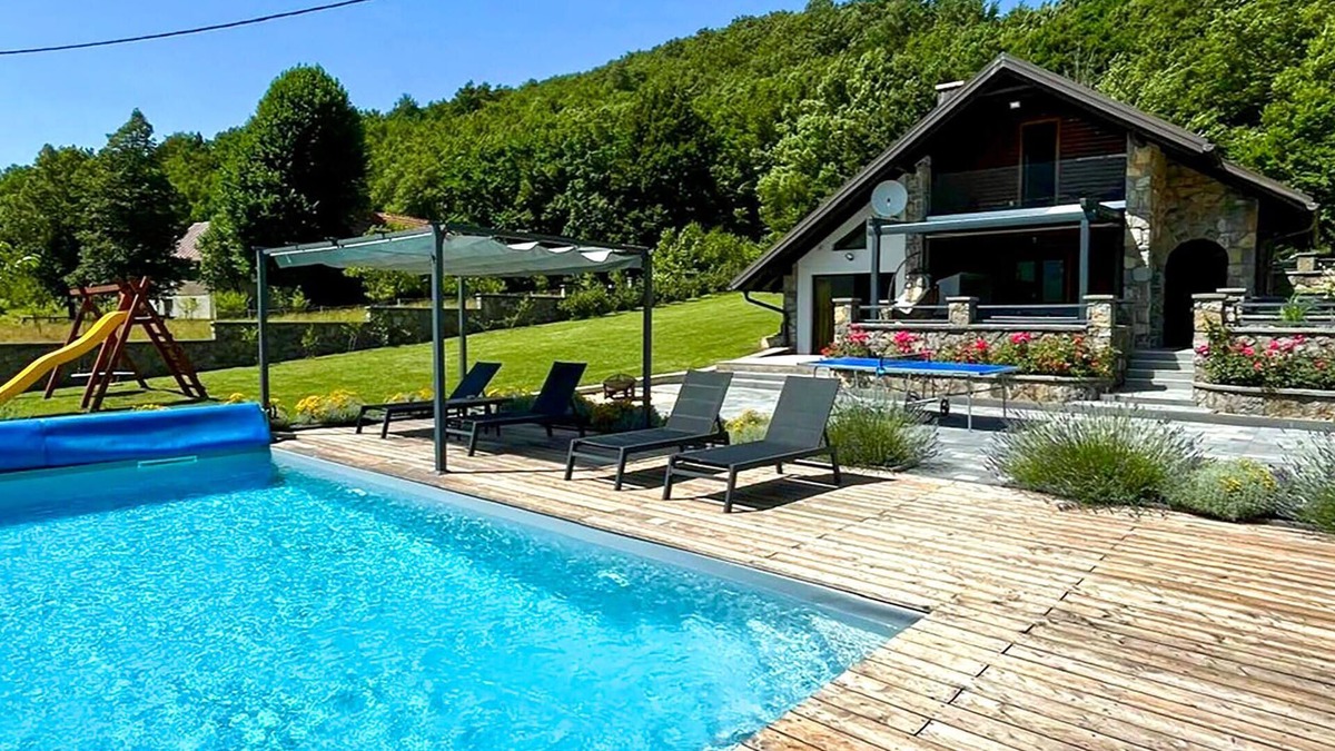 Gospic House | Lovely home in Gospic with sauna