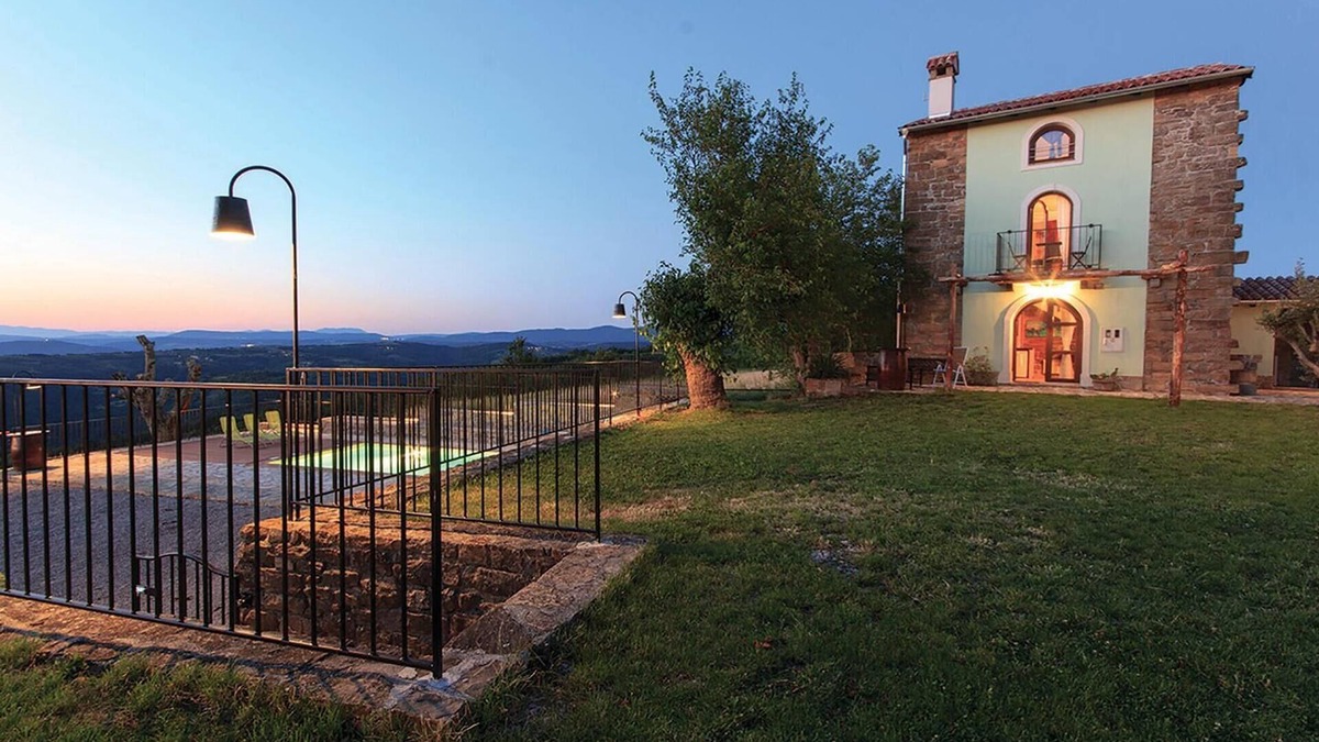 Koper House | Lovely home in Gracisce