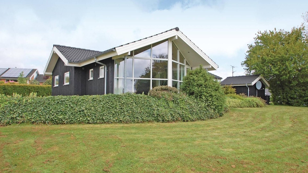 Kelstrup Strand House | Lovely home in Haderslev with kitchen