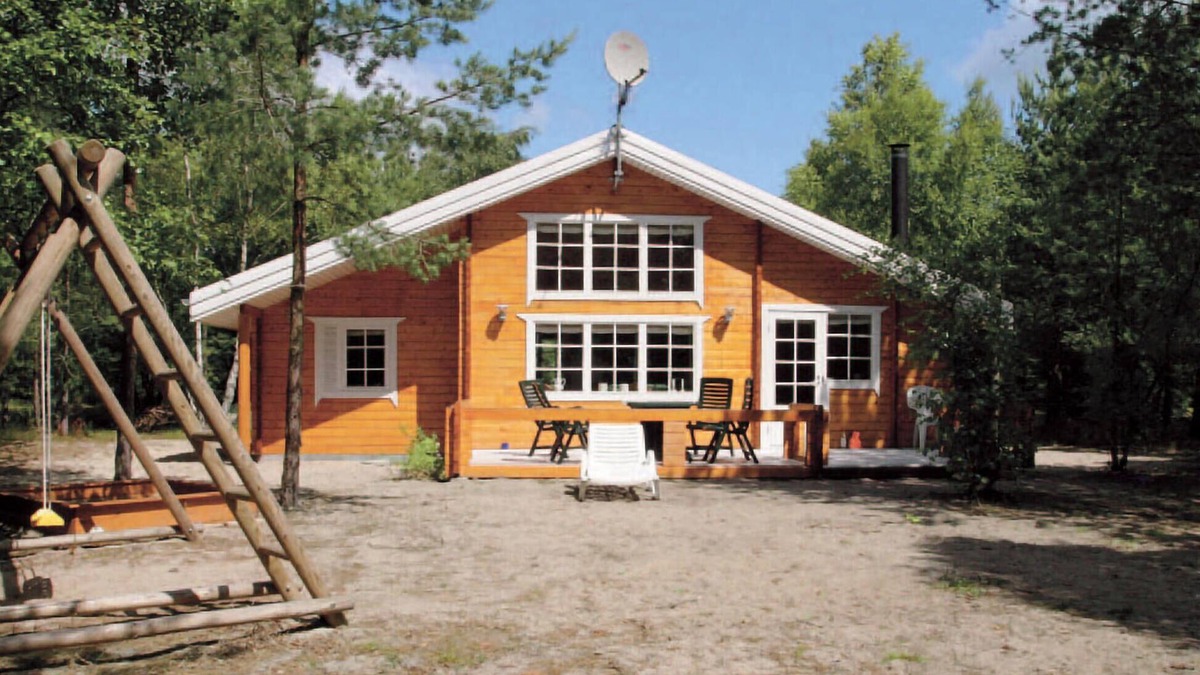Helberskov Strand House | Lovely home in Hadsund with kitchen
