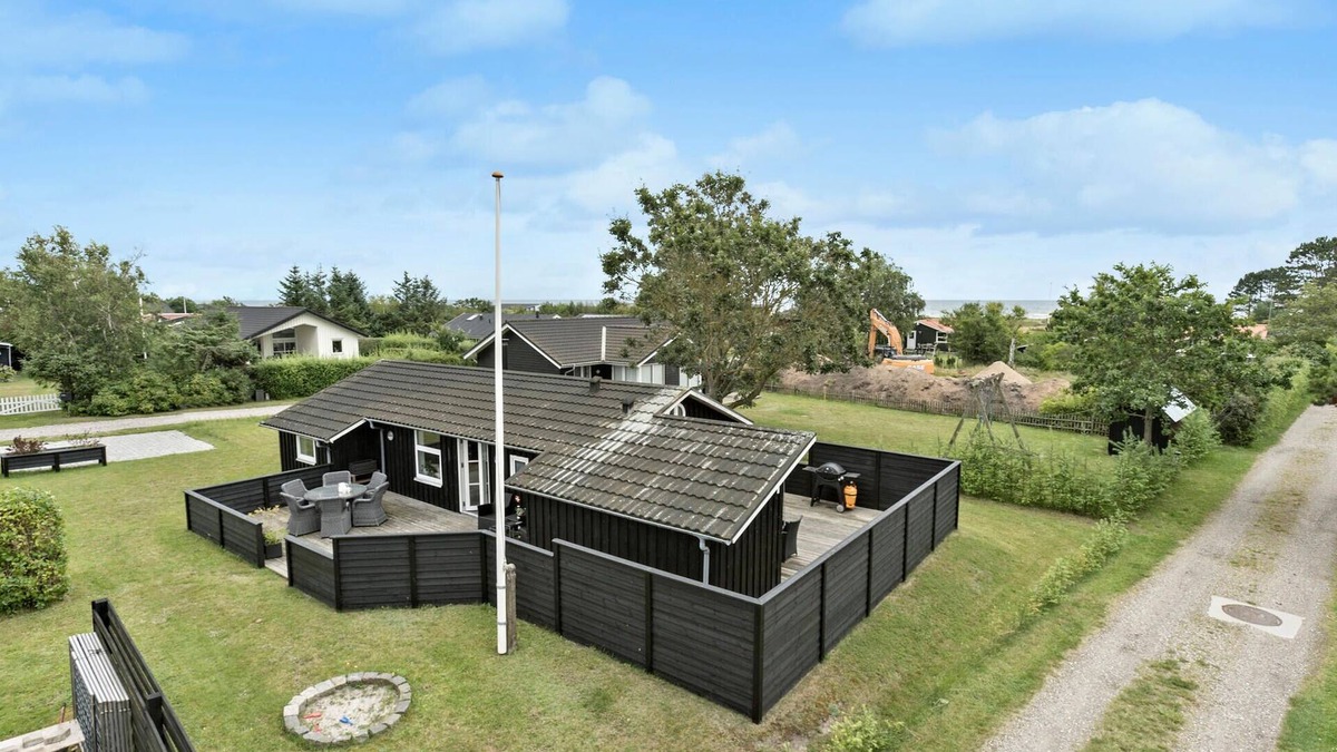 Oster Hurup House | Lovely home in Hadsund with kitchen