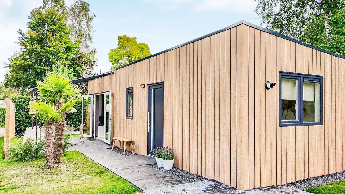 Heinkenszand House | Lovely home in Heinkenszand with WiFi