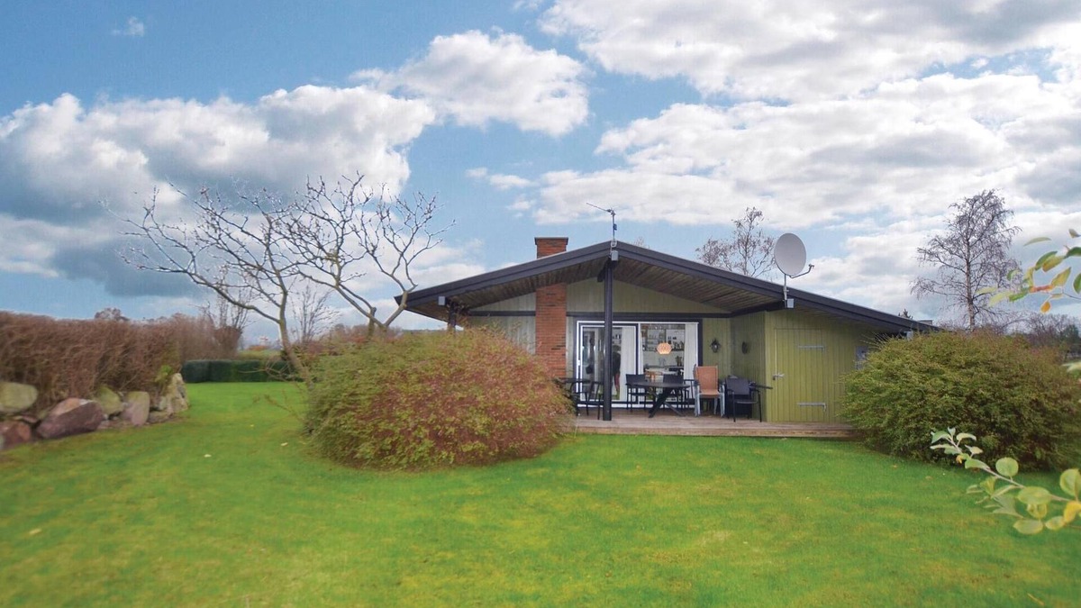 Hesselager House | Lovely home in Hesselager with kitchen