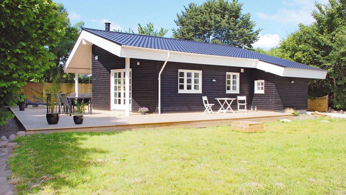 Hornslet House | Lovely home in Hornslet with kitchen