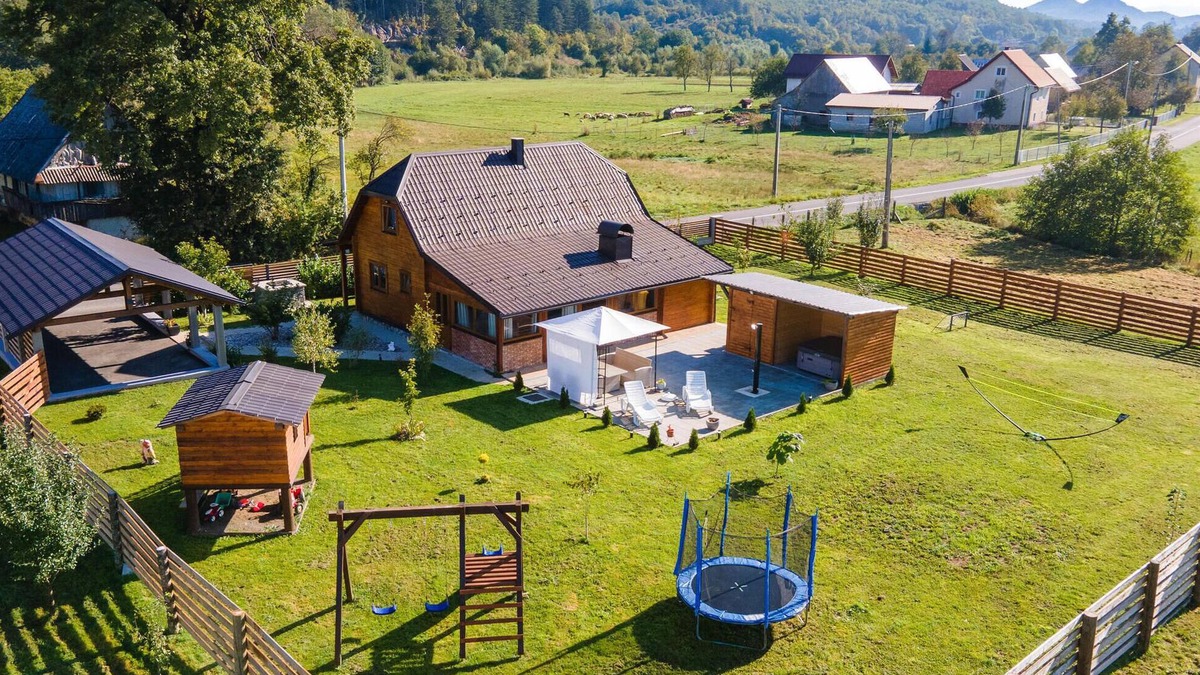 Gospic House | Lovely home in Gornje Pazariste