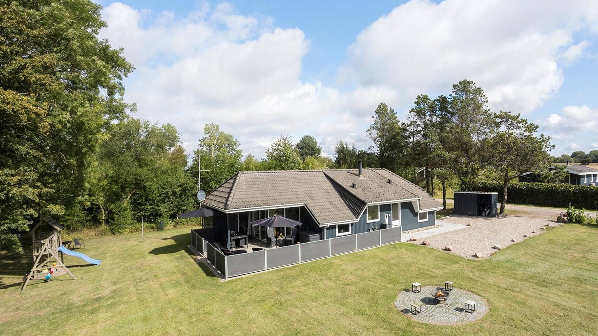 Ristinge House | Lovely home in Humble with sauna
