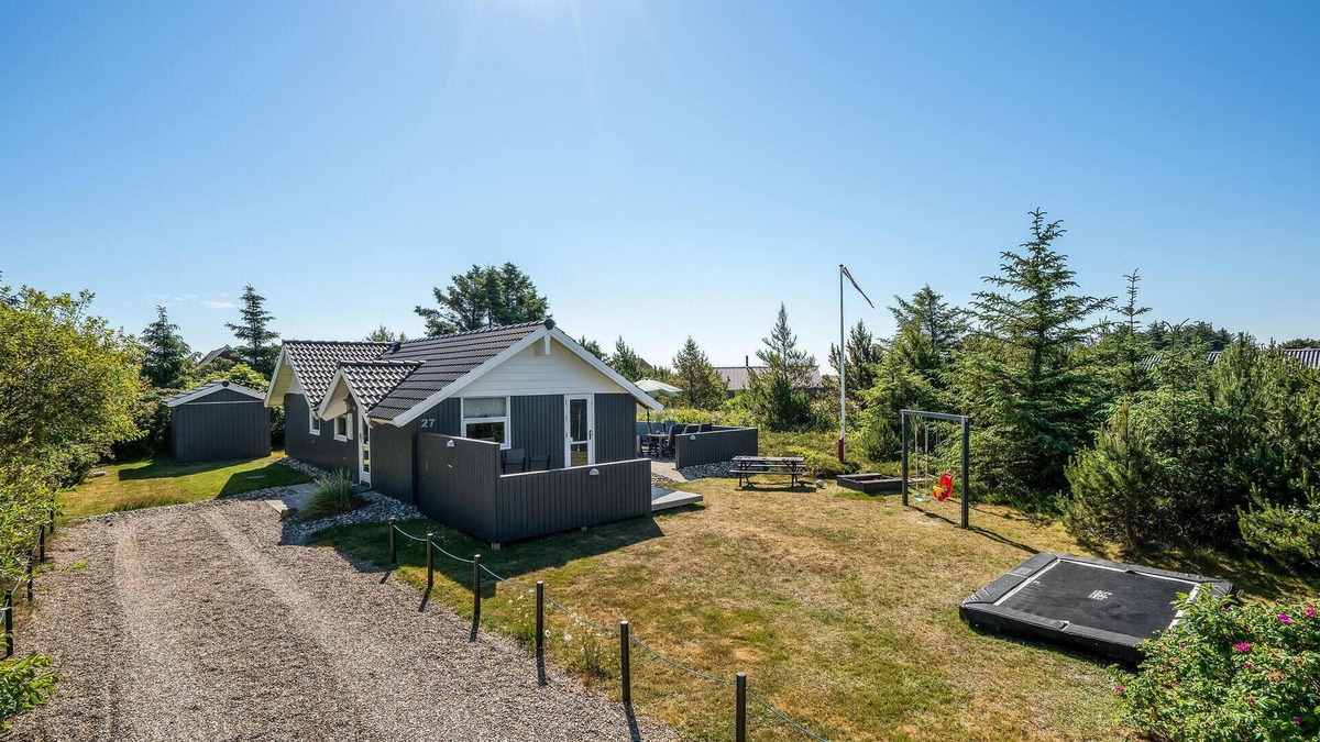 Bjerregaard House | Lovely home in Hvide Sande with sauna