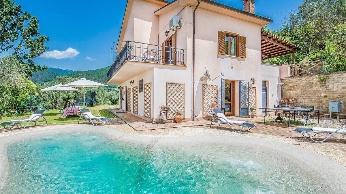 Poggio Catino House | Lovely home in Poggio Catino RI