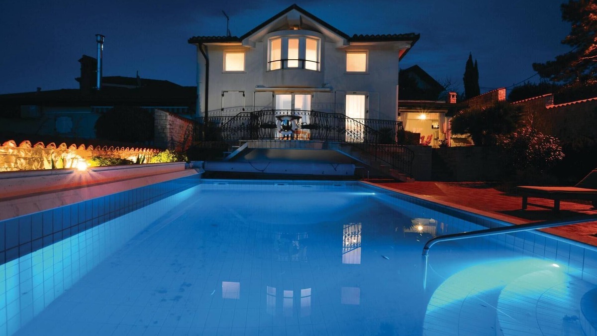Izola House | Lovely home in Izola with kitchen