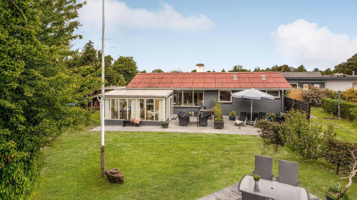 Juelsminde House | Lovely home in Juelsminde with kitchen