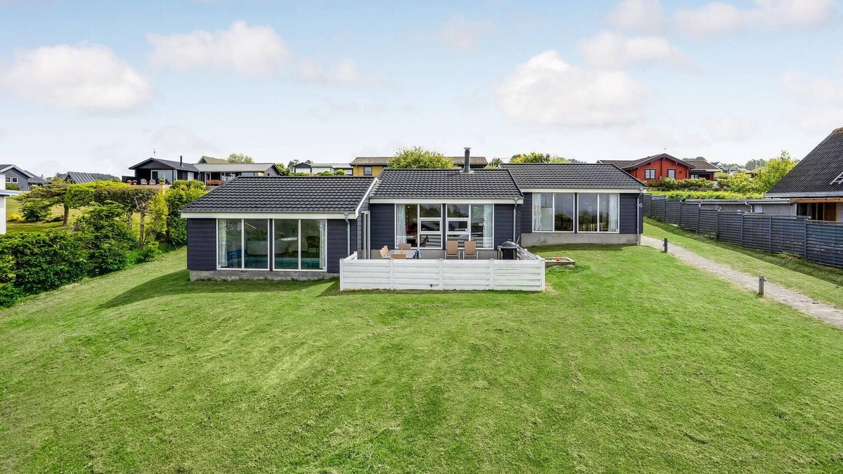 Skødshoved Strand House | Lovely home in Knebel with sauna