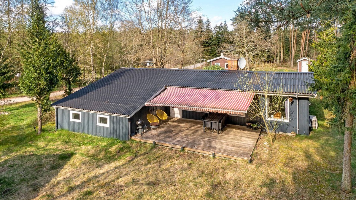 Ebdrup House | Lovely home in Kolind with kitchen