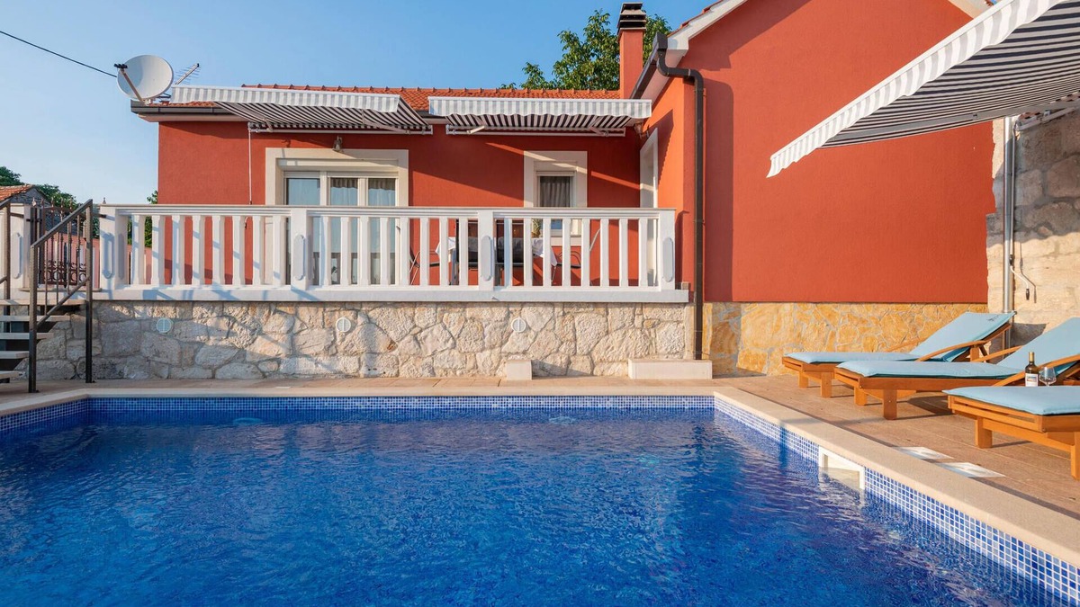 Central Dalmatia House | Lovely home in Kresevo with WiFi