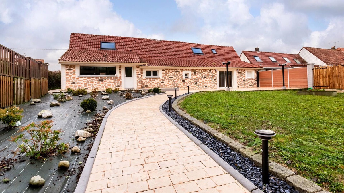 Ledinghem House | Lovely home in Ledinghem with WiFi