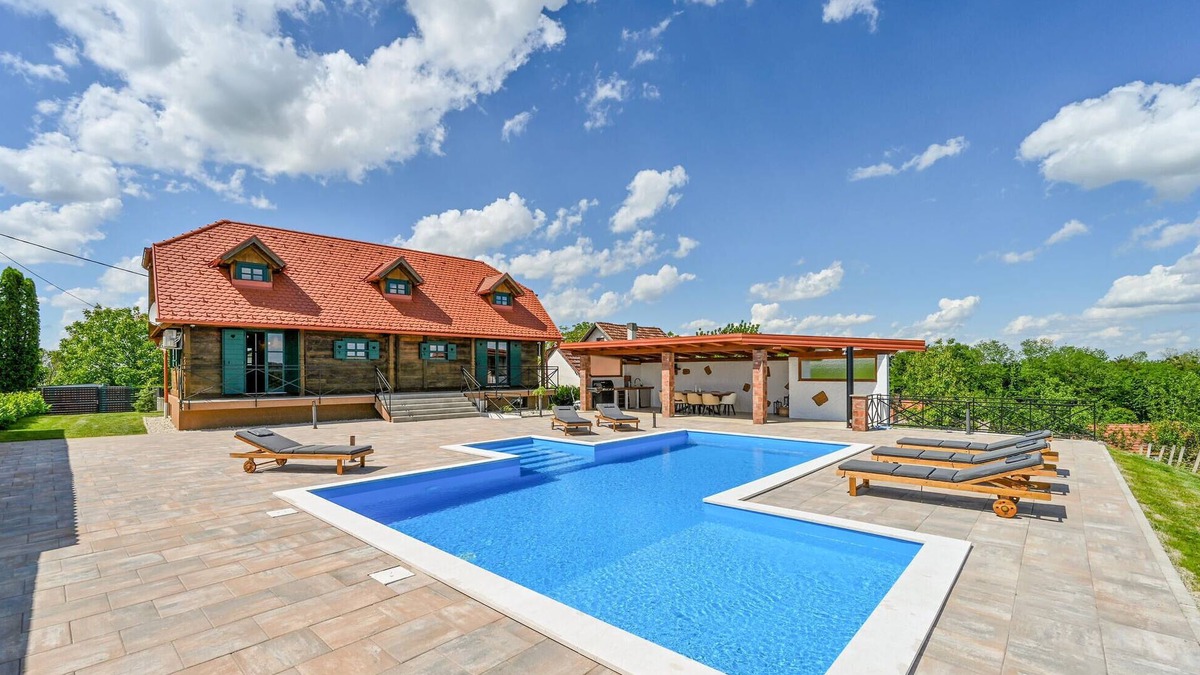 Varazdinske Toplice House | Lovely home in Lestakovec with kitchen