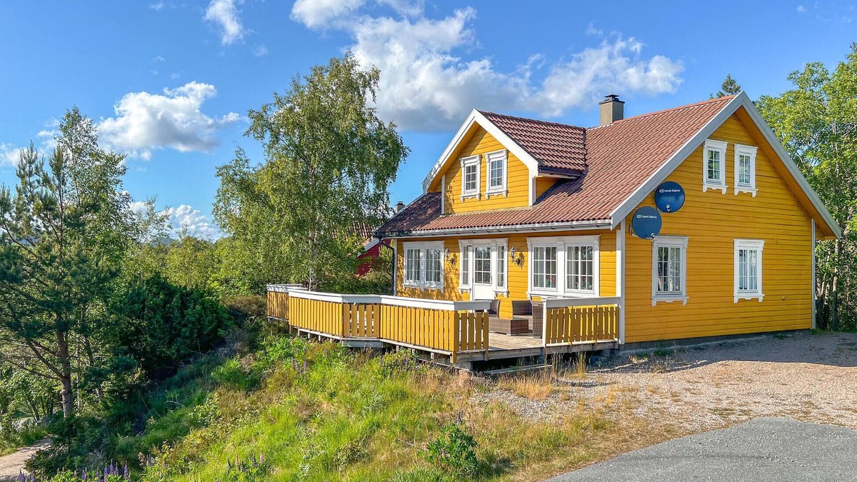 Lindesnes House | Lovely home in Lindesnes with sauna