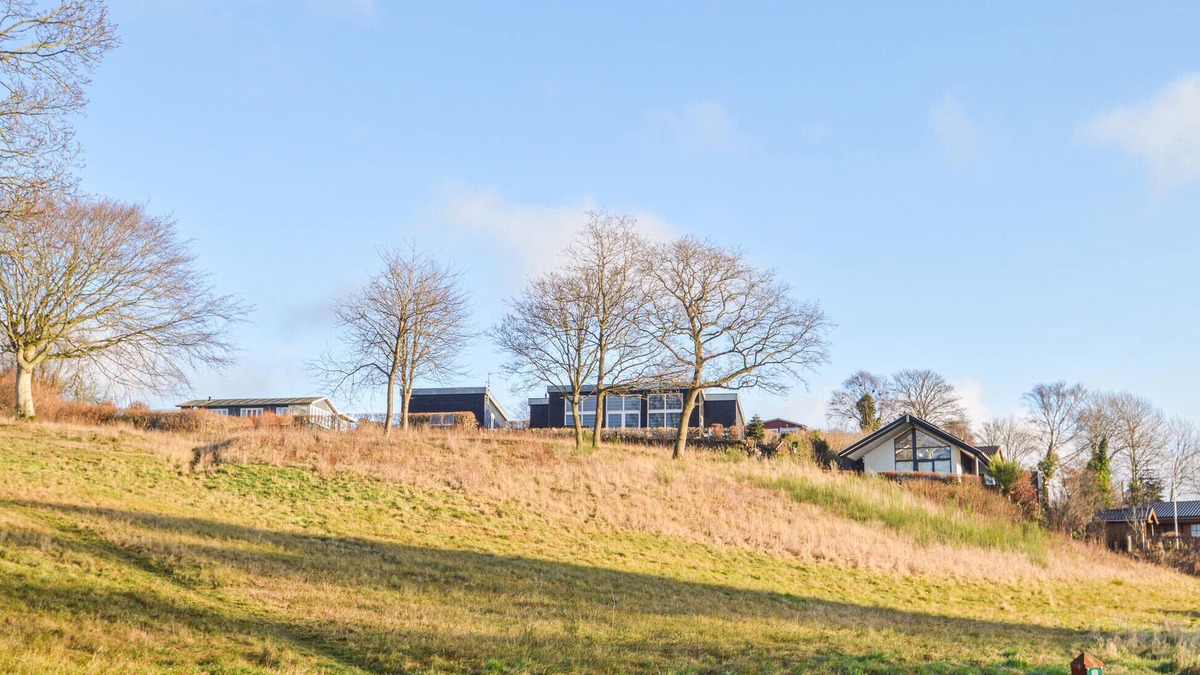 Hjarbæk House | Lovely home in Løgstrup with house sea view