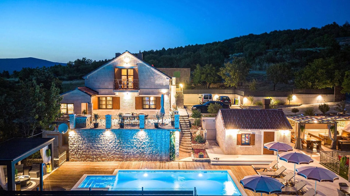 Lovrec House | Lovely home in Lovrec with kitchen