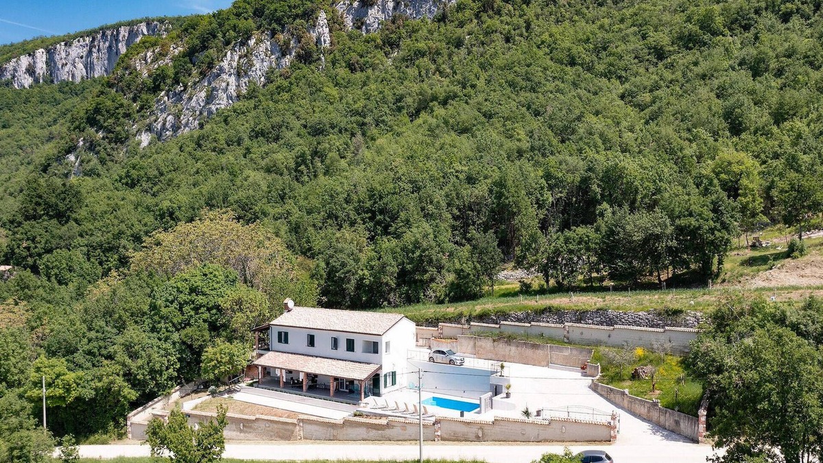 Lupoglav House | Lovely home in Lupoglav