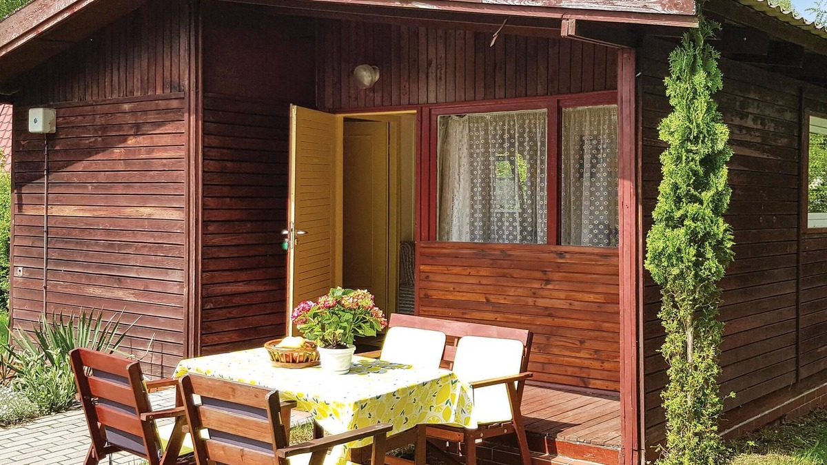 Gledy House | Lovely home in Morag with kitchen